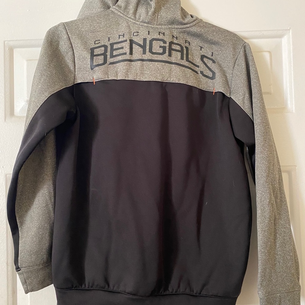 Youth bengals zip up